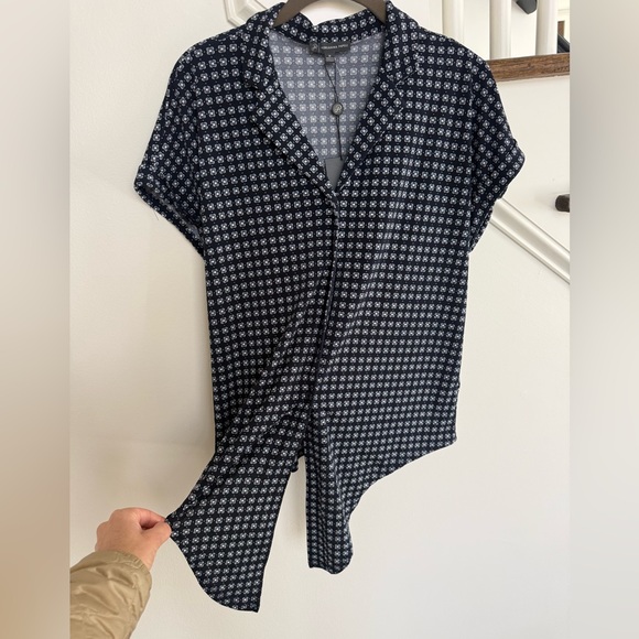 Adrianna Papell Tie-Front Knit Top Blouse  – NWT – Size M- Navy Blue - Picture 5 of 7